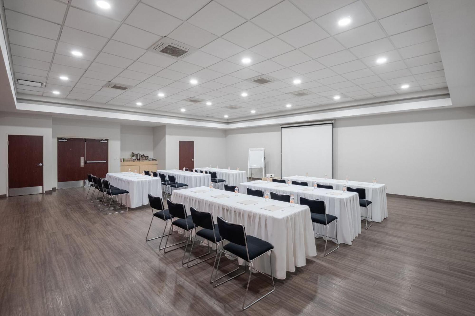 City Express By Marriott Silao Aeropuerto Exterior photo